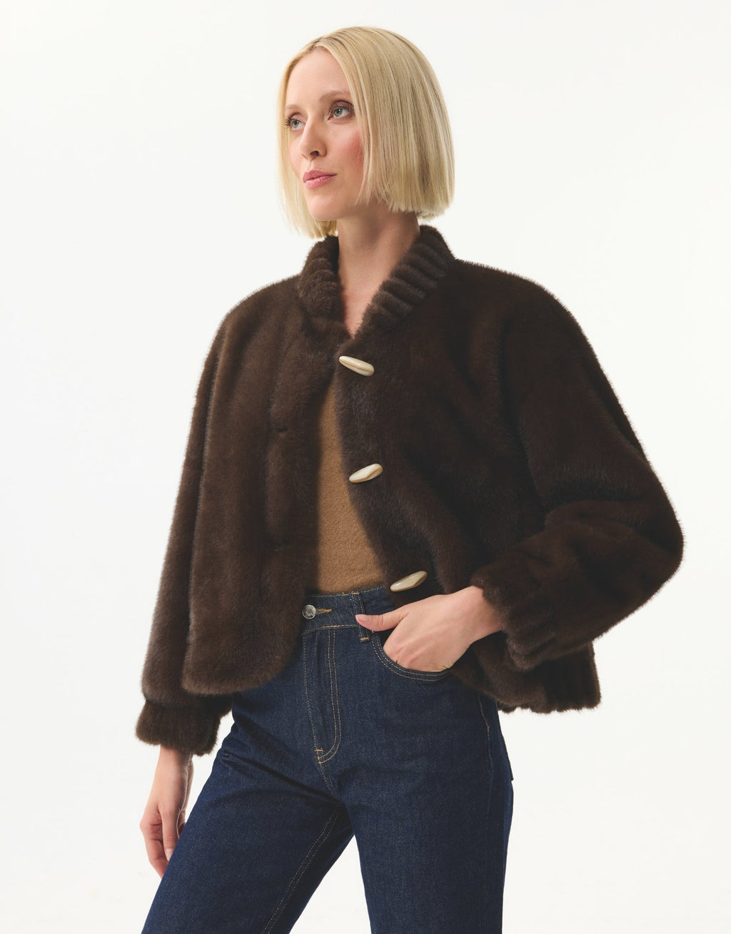 Veste courte en fausse fourrure