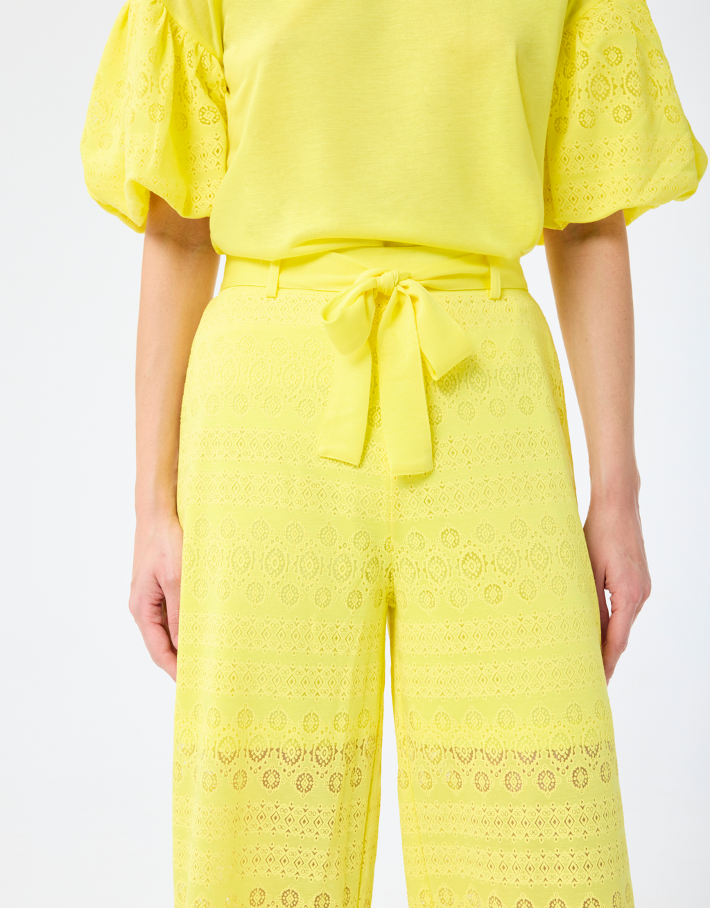 Pantalon en dentelle