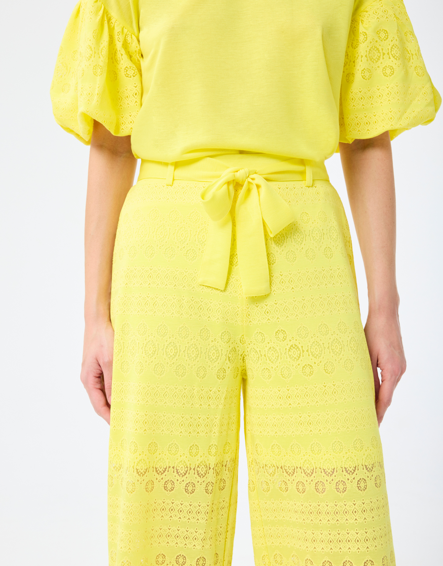 Pantalon en dentelle