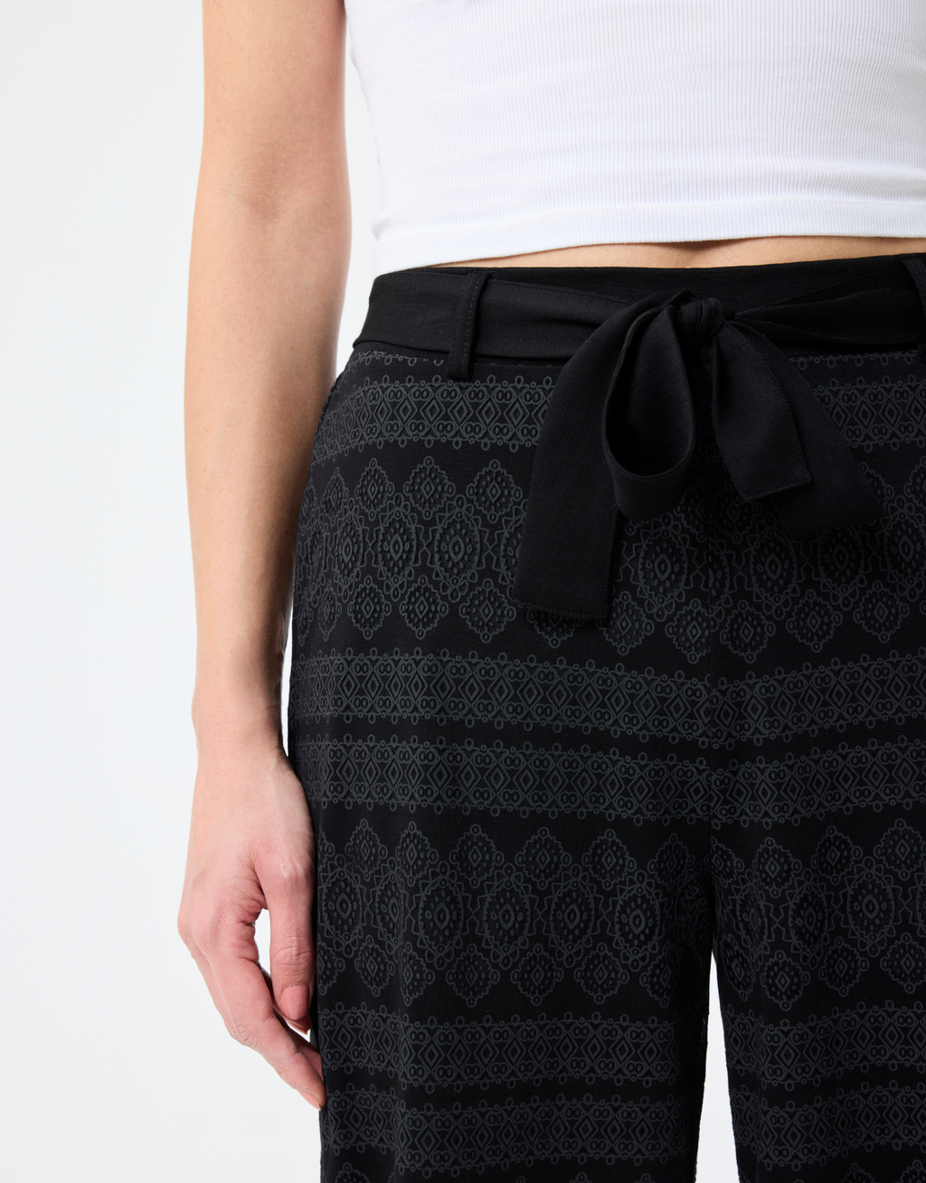 Pantalon en dentelle