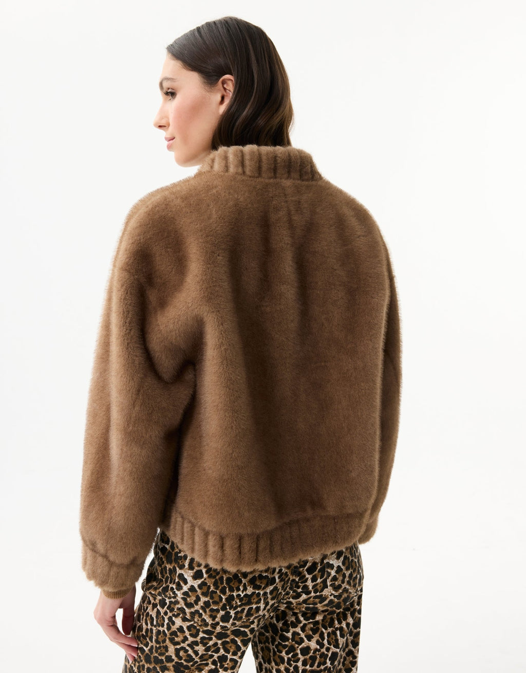 Veste courte en fausse fourrure