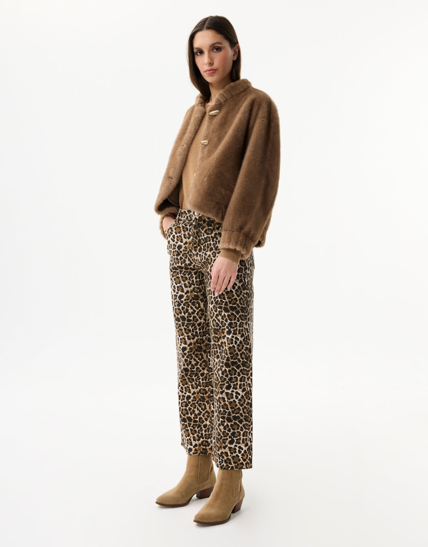 Veste courte en fausse fourrure