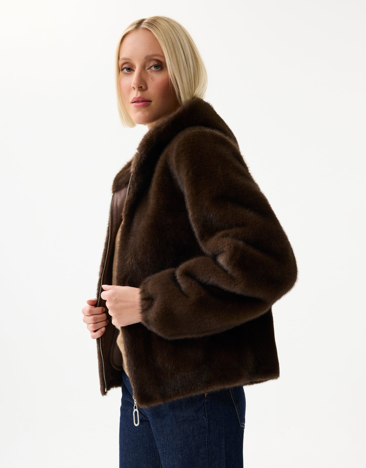 Veste à capuche en fausse fourrure