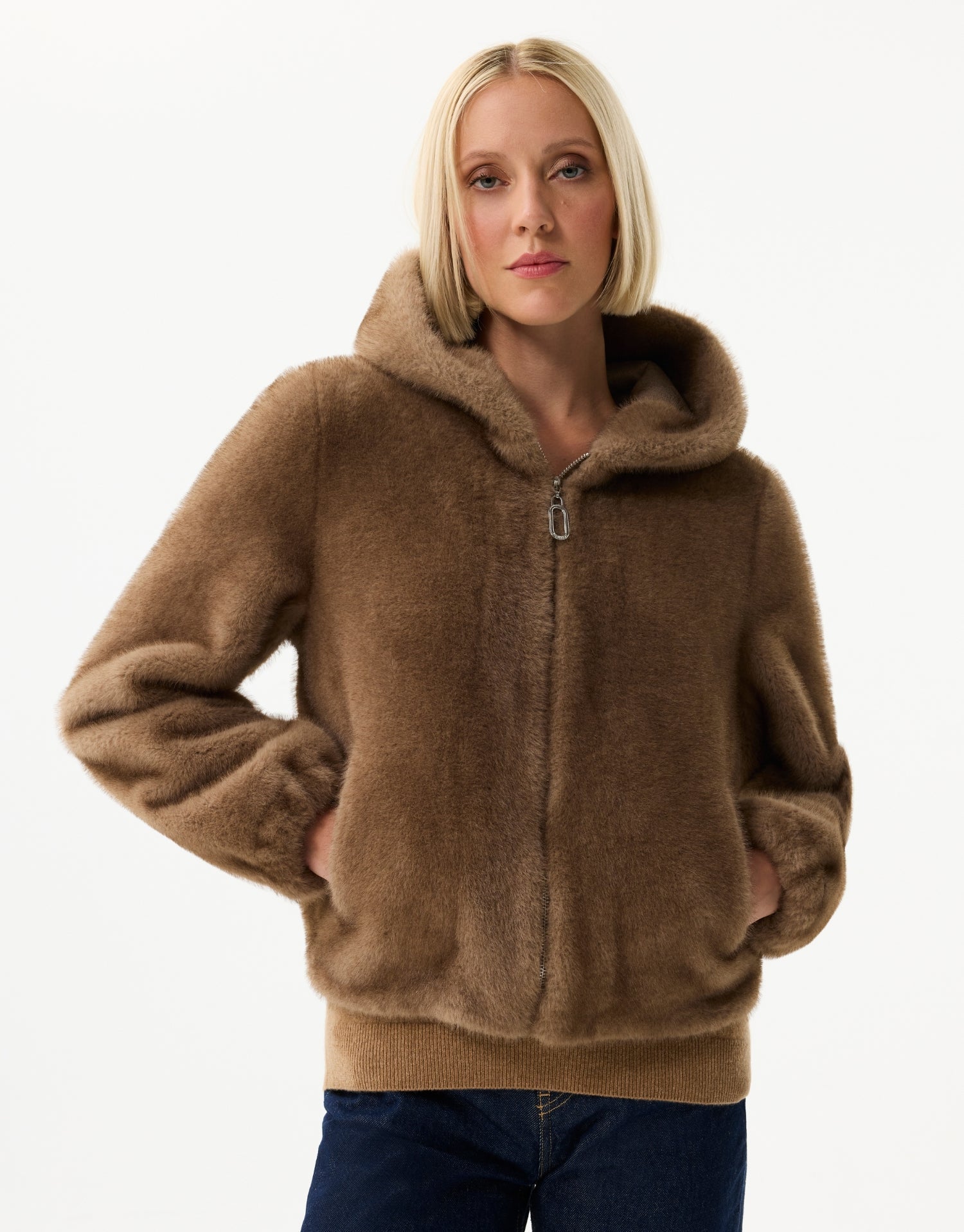 Veste à capuche en fausse fourrure